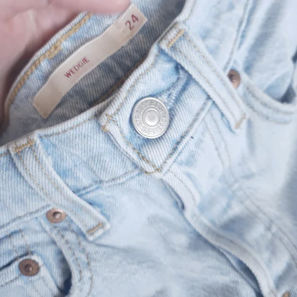 Levi's Light Wash High Rise Wedgie Skinny Ankle Jeans ✨️LIKE NEW✨️ - Picture 7 of 16